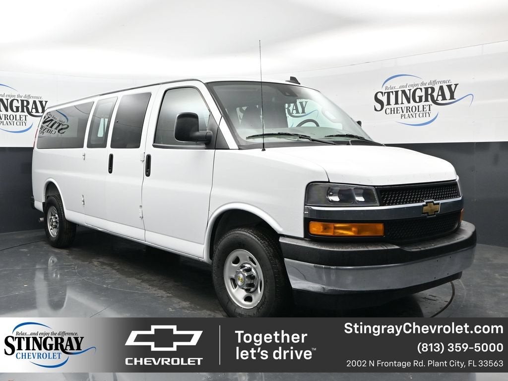 2025 Chevrolet Express Passenger 1LT