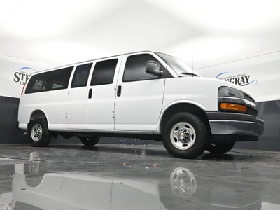 2025 Chevrolet Express Passenger 1LT