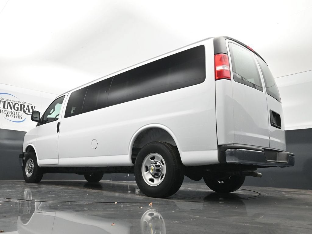 2025 Chevrolet Express Passenger 1LT