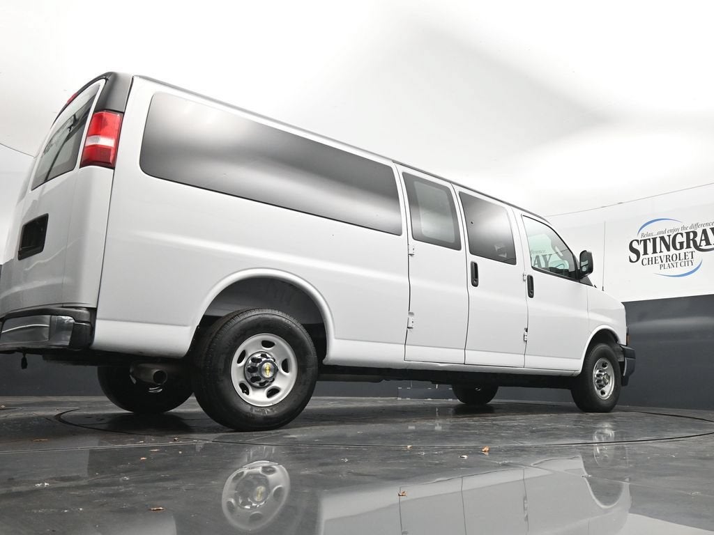 2025 Chevrolet Express Passenger 1LT