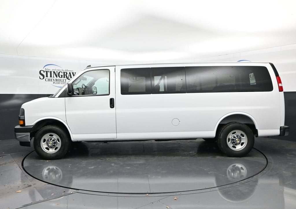 2025 Chevrolet Express Passenger 1LT