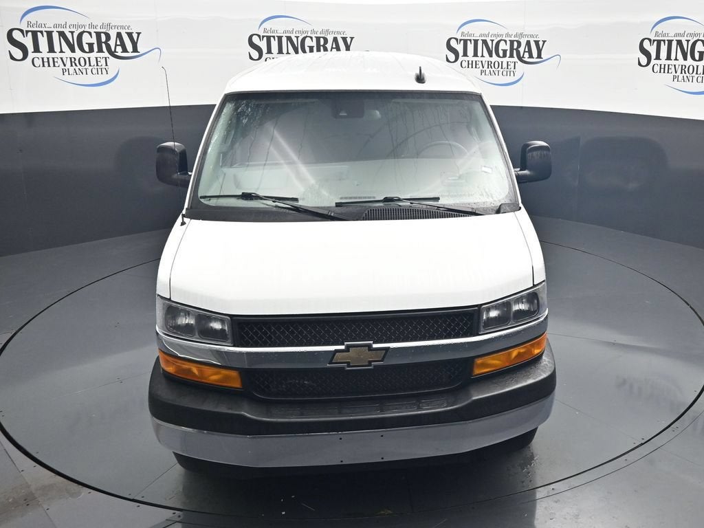 2025 Chevrolet Express Passenger 1LT