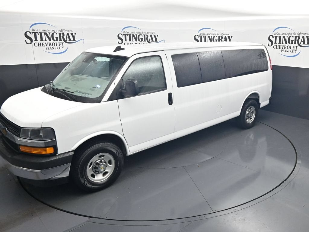 2025 Chevrolet Express Passenger 1LT