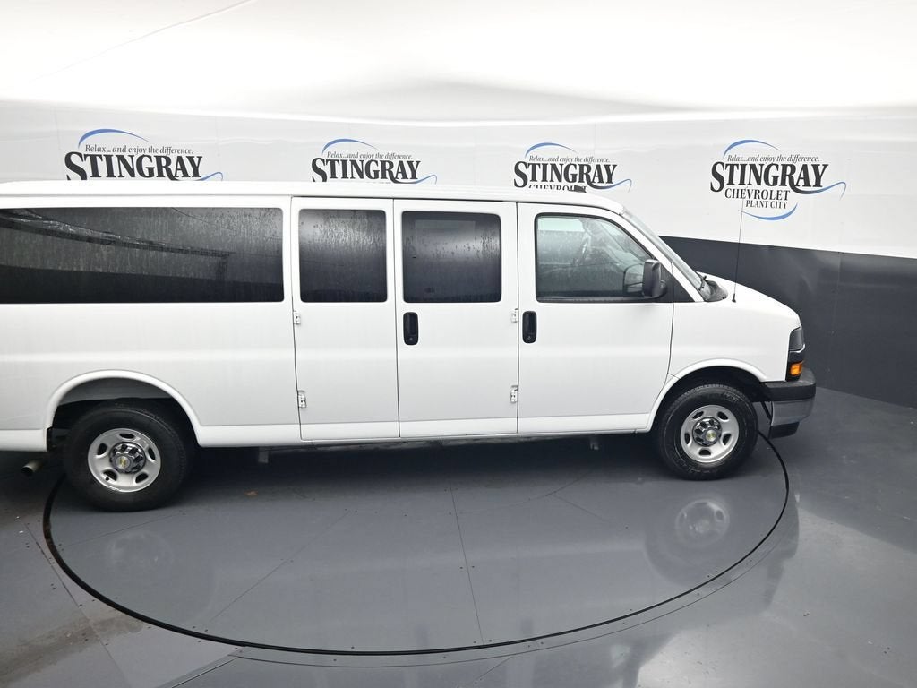 2025 Chevrolet Express Passenger 1LT