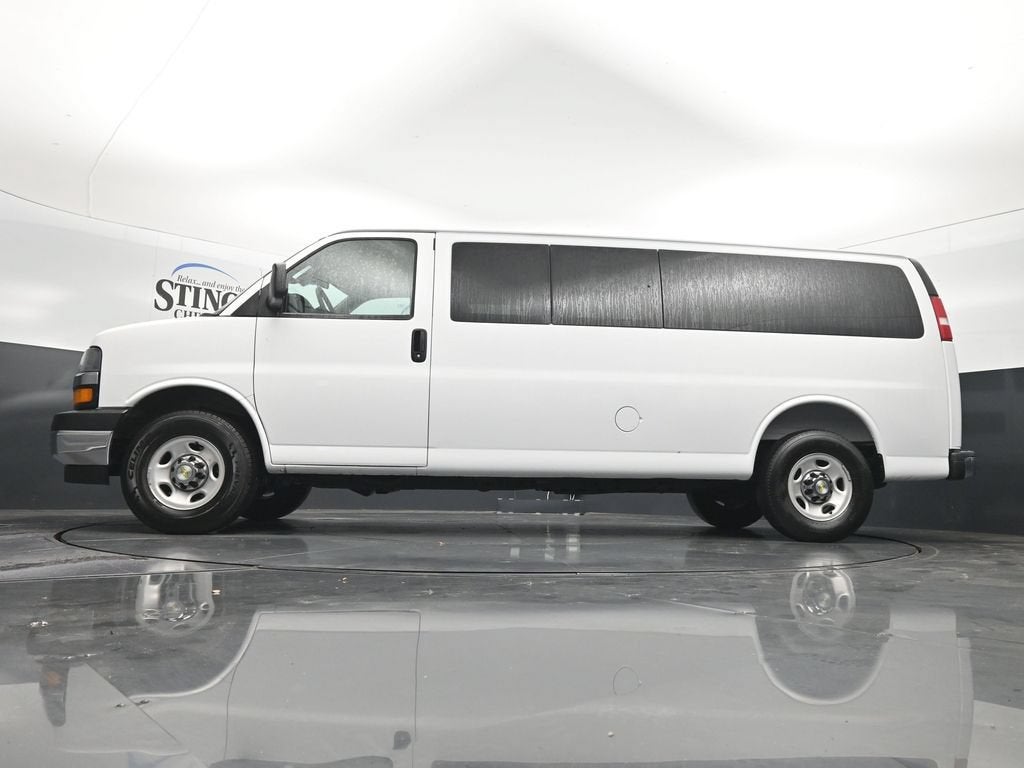 2025 Chevrolet Express Passenger 1LT