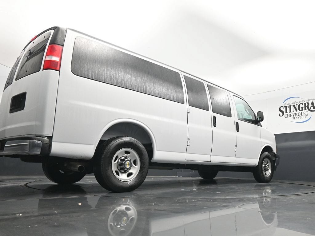 2025 Chevrolet Express Passenger 1LT