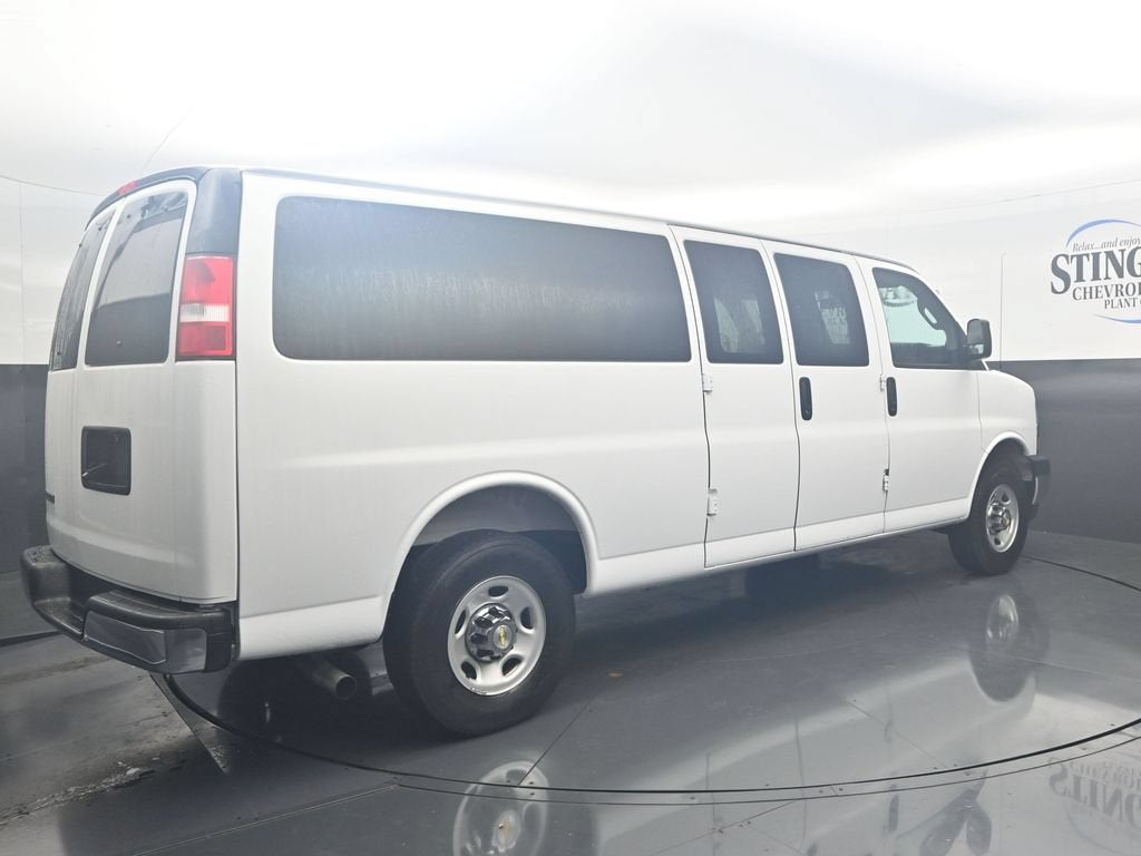2025 Chevrolet Express Passenger 1LT