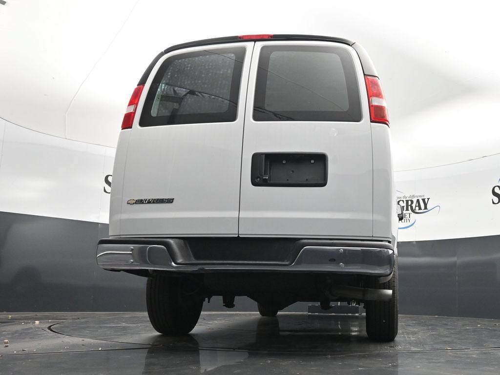 2025 Chevrolet Express Cargo WT