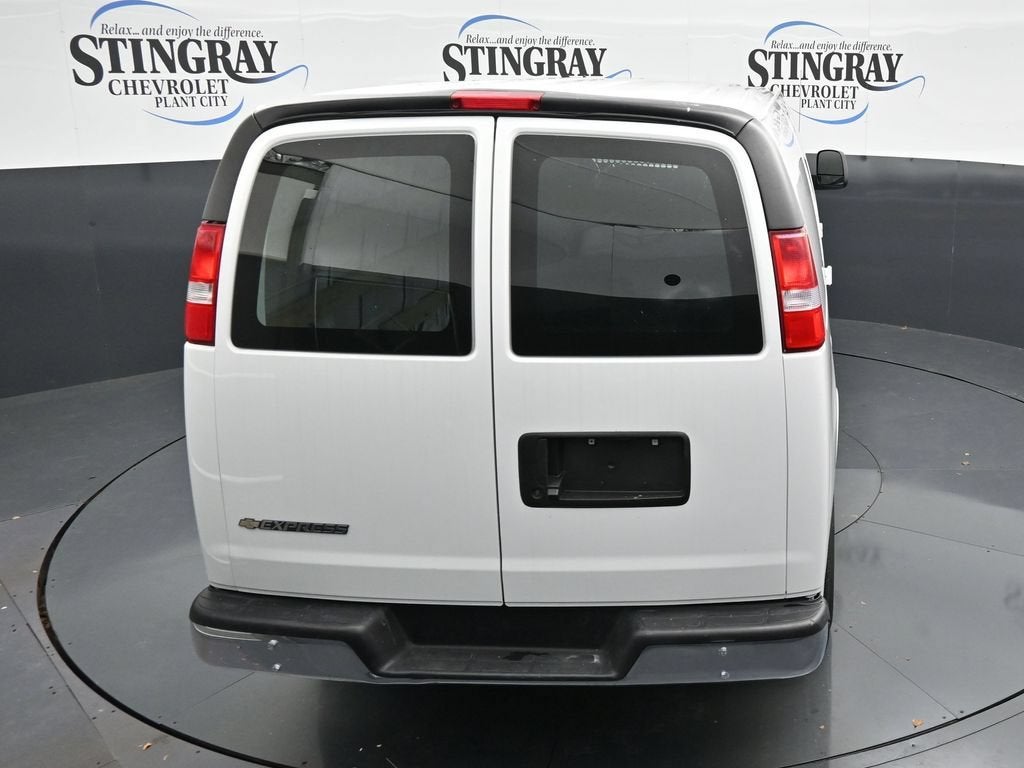 2025 Chevrolet Express Cargo WT