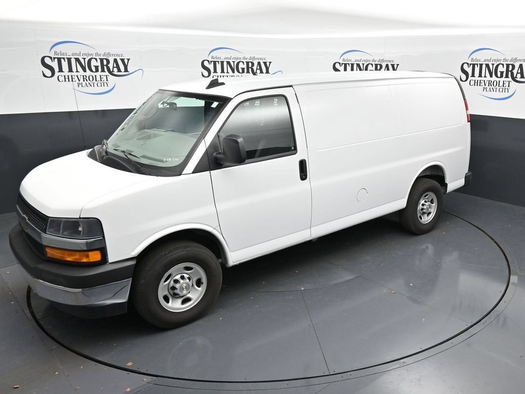 2025 Chevrolet Express Cargo WT