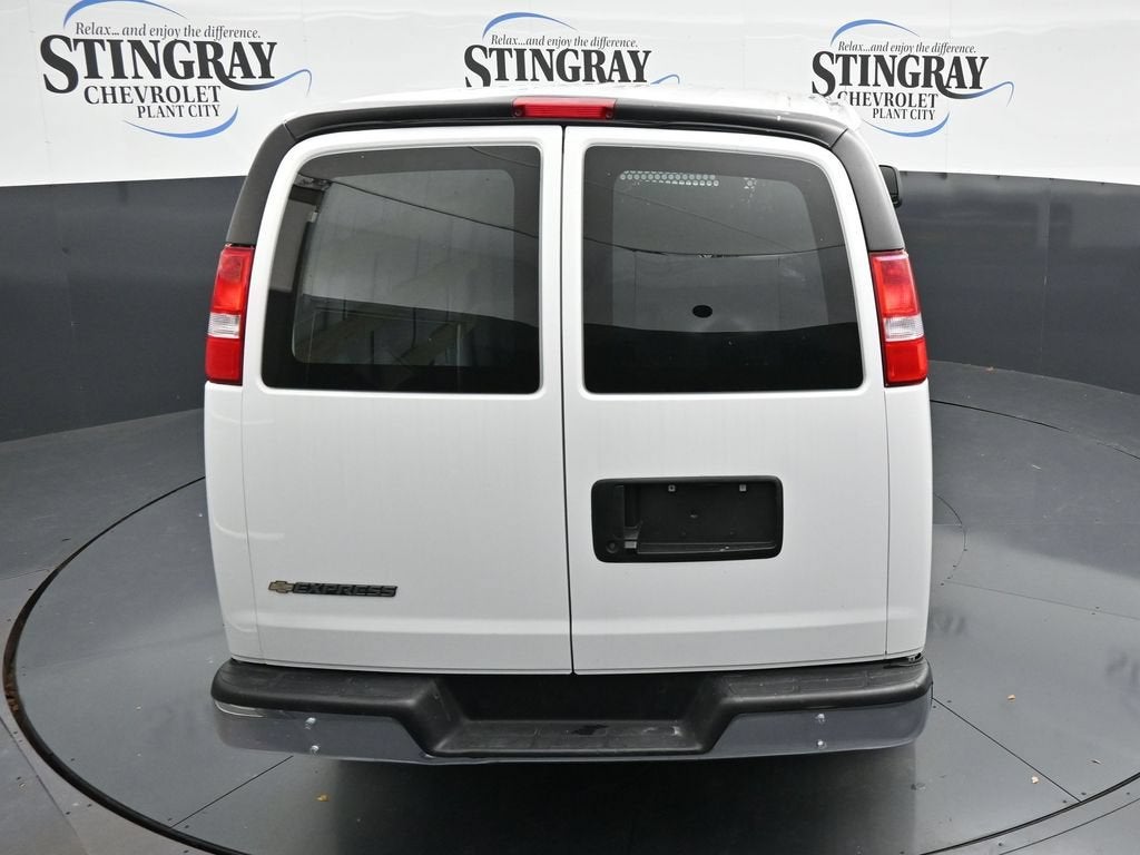 2025 Chevrolet Express Cargo WT