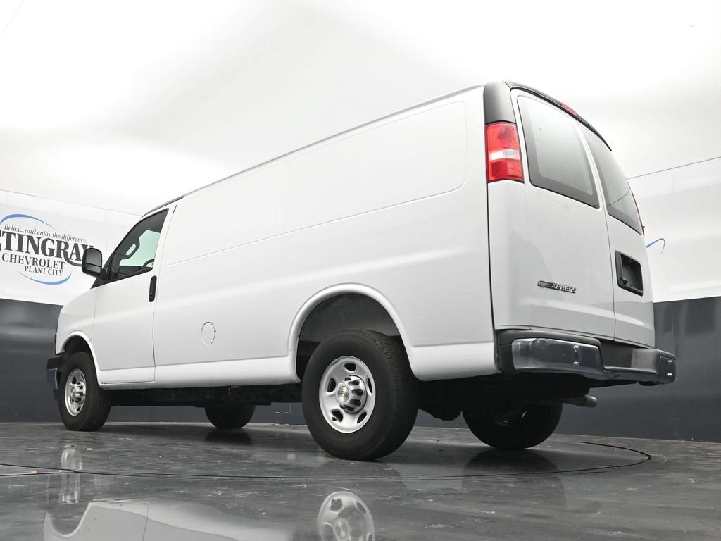 2025 Chevrolet Express Cargo WT