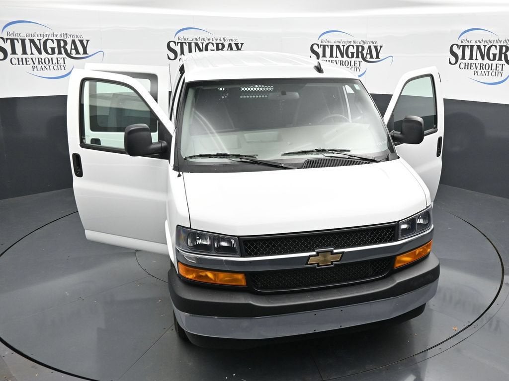 2025 Chevrolet Express Cargo WT