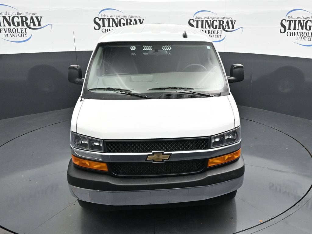 2025 Chevrolet Express Cargo WT