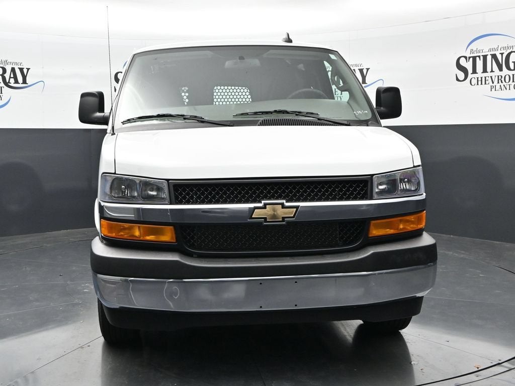 2025 Chevrolet Express Cargo WT