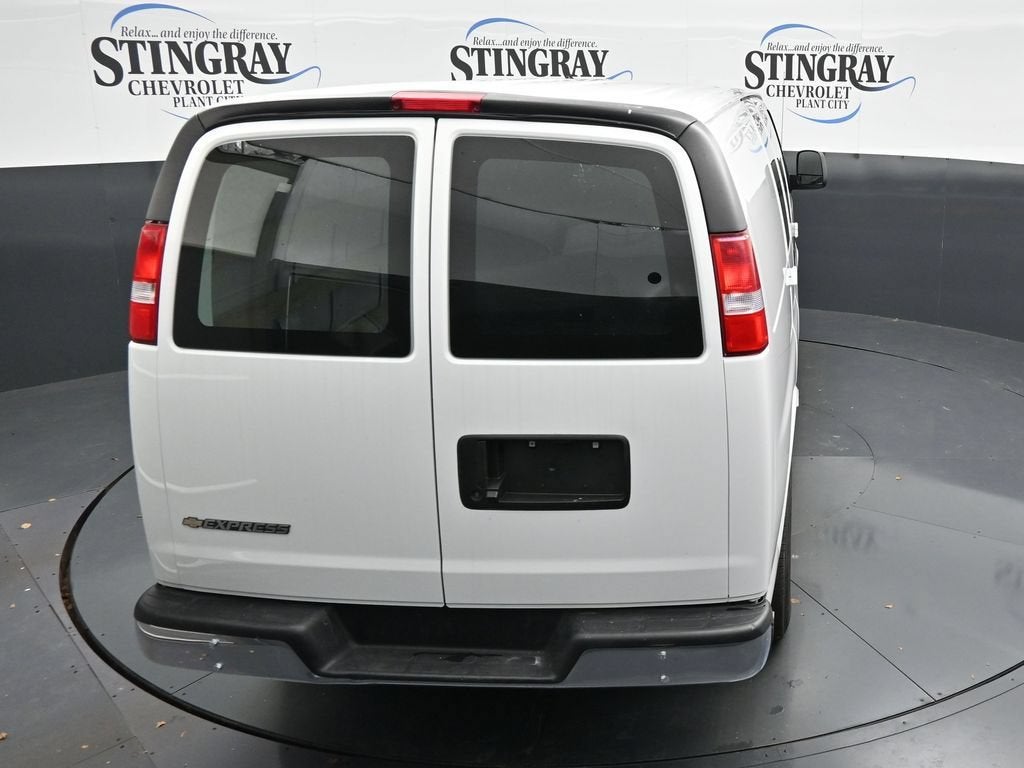2025 Chevrolet Express Cargo WT
