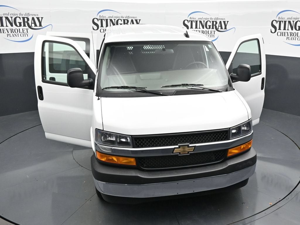 2025 Chevrolet Express Cargo WT