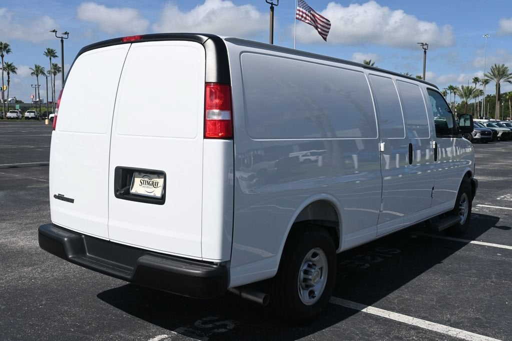 2025 Chevrolet Express Cargo WT