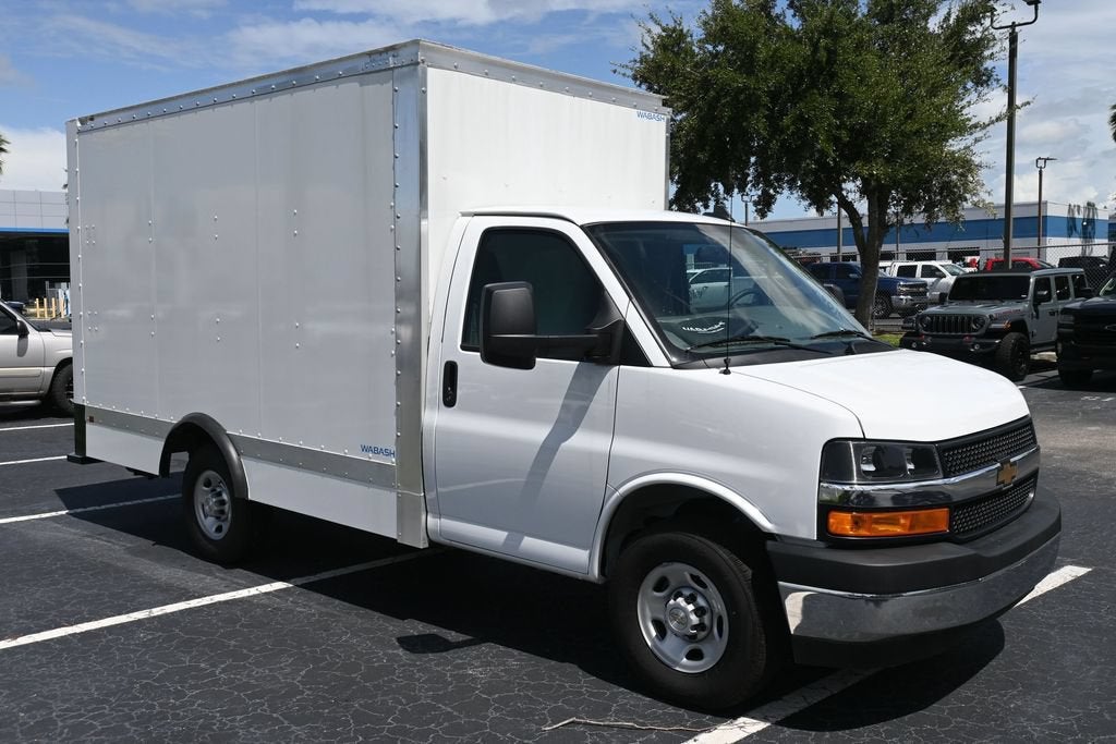 2025 Chevrolet Express Cutaway 3500 1WT