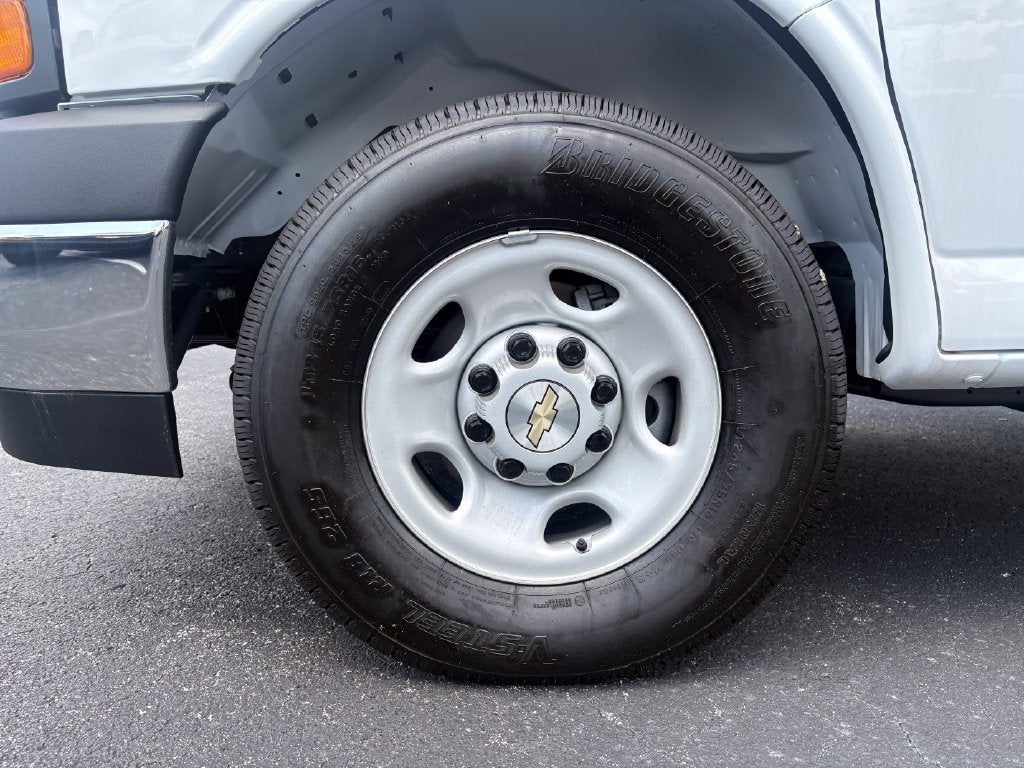 2026 Chevrolet Express Cutaway 3500 1WT