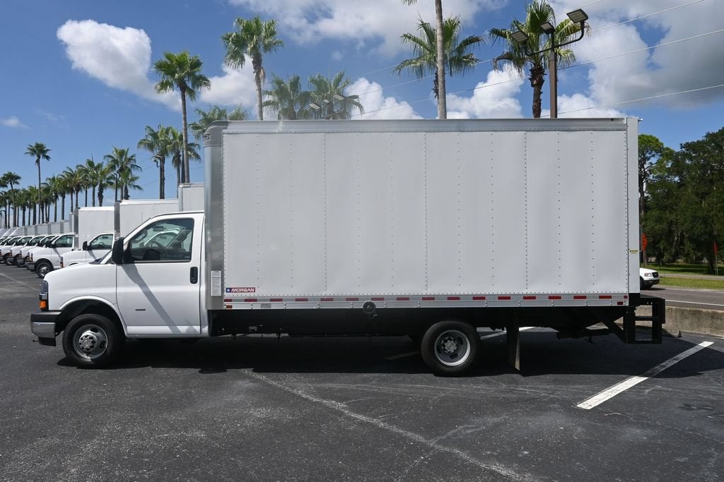 2026 Chevrolet Express Cutaway 3500 1WT