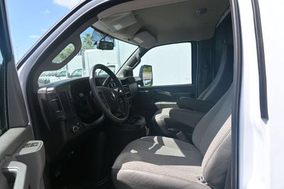 2026 Chevrolet Express Cutaway 3500 1WT