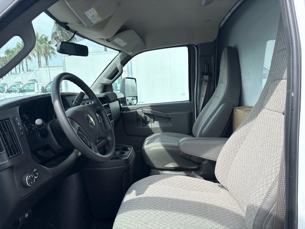 2025 Chevrolet Express Cutaway 4500 2WT