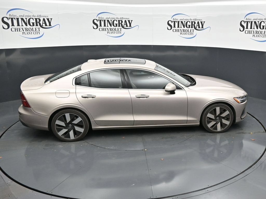 2023 Volvo S60 Recharge Plug-In Hybr Ultimate Bright Theme