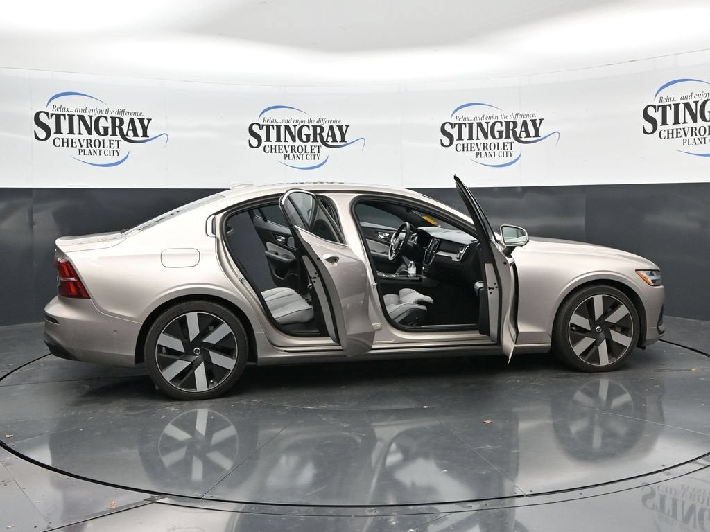 2023 Volvo S60 Recharge Plug-In Hybr Ultimate Bright Theme