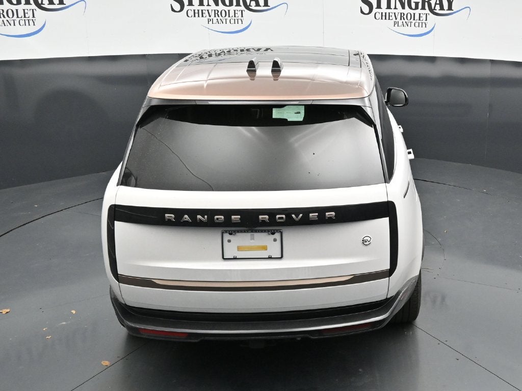 2026 Land Rover Range Rover SV