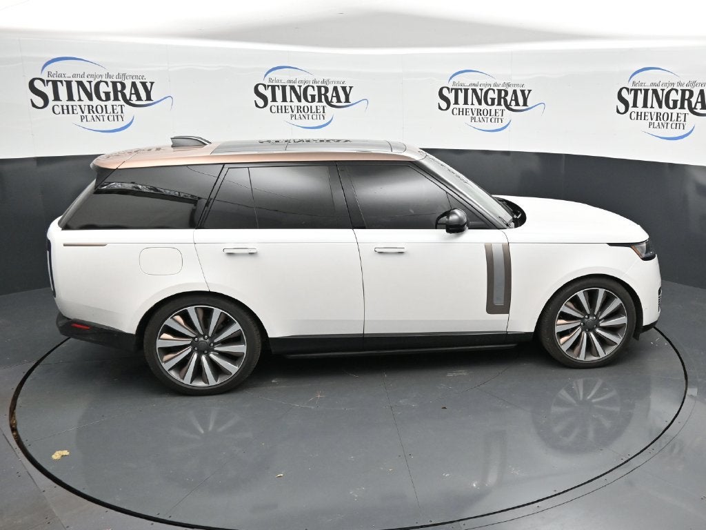 2026 Land Rover Range Rover SV
