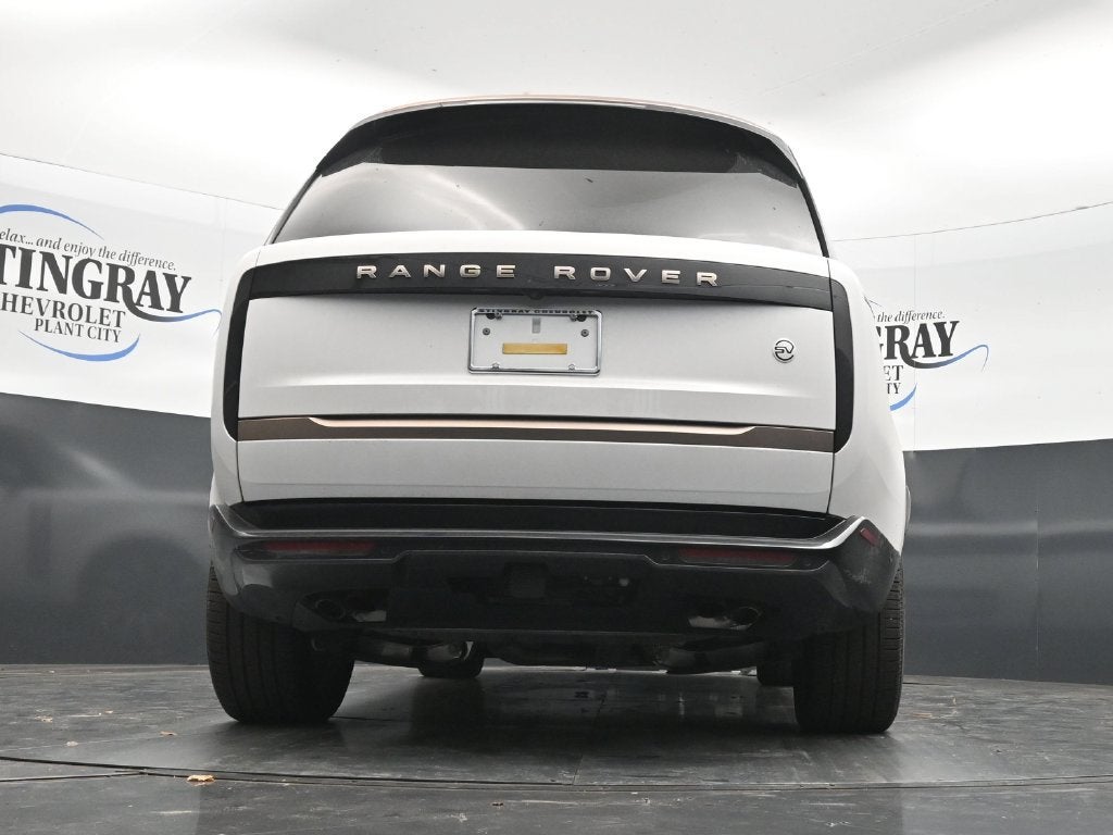 2026 Land Rover Range Rover SV