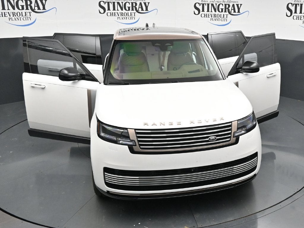 2026 Land Rover Range Rover SV