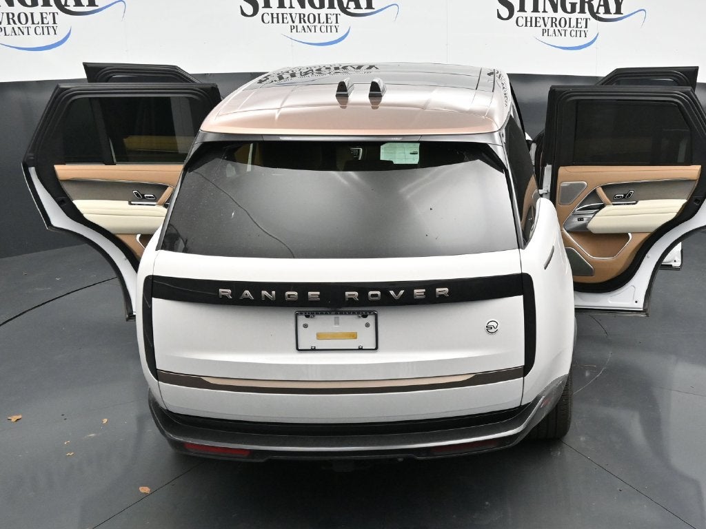 2026 Land Rover Range Rover SV