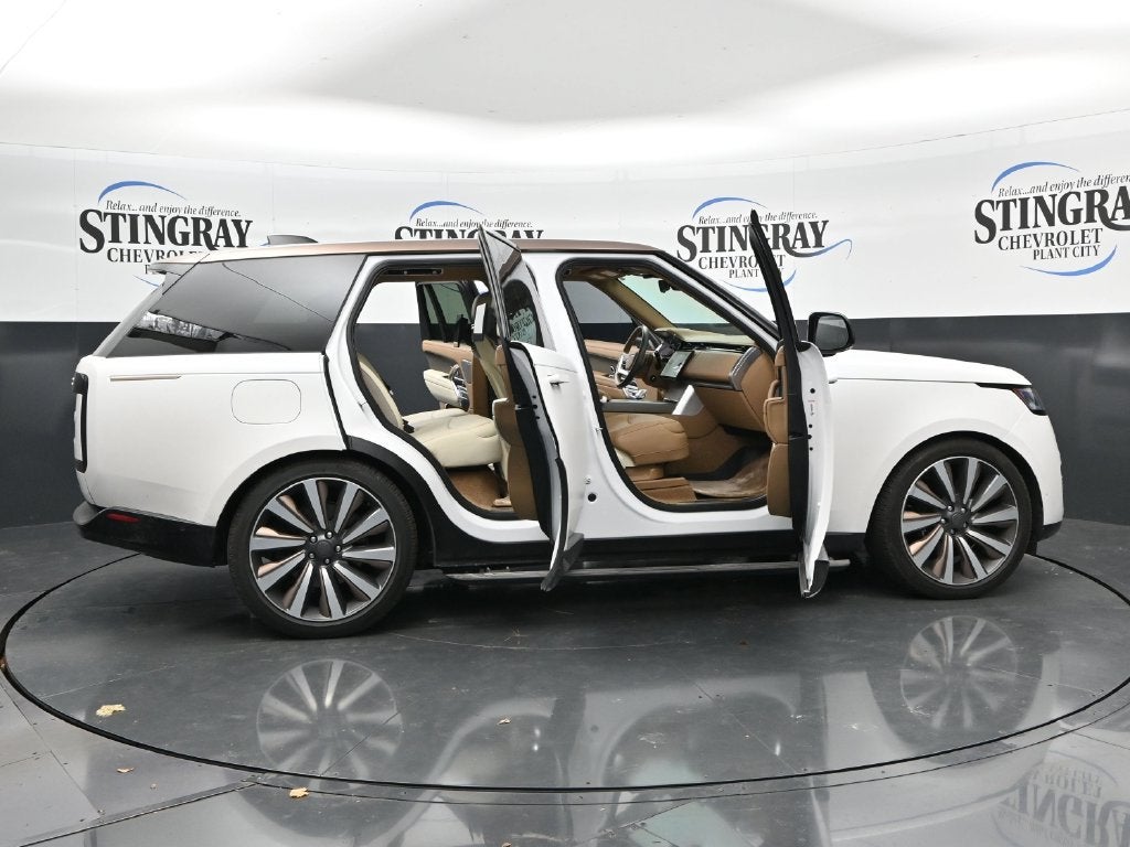 2026 Land Rover Range Rover SV