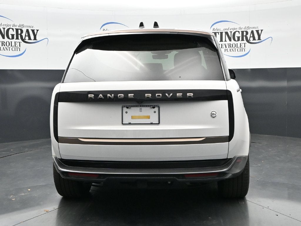 2026 Land Rover Range Rover SV